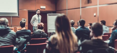 Développez vos compétences en management pour inspirer et motiver vos équipes